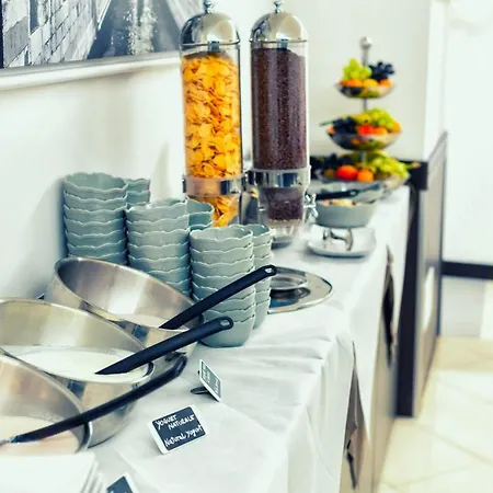 Petit Palais Hotel 4*