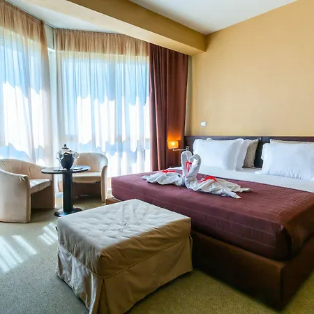 Petit Palais Hotel 4*