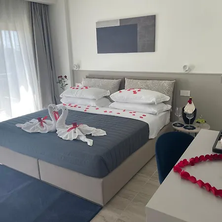 Hotel Petit Palais 4*