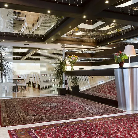 Hotel Petit Palais 4*