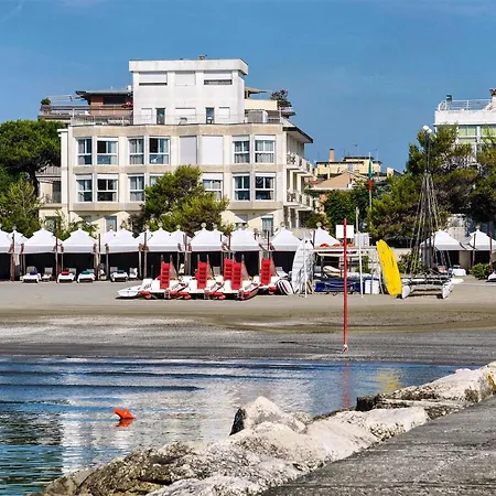 Petit Palais Otel 4*