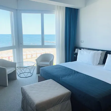 Petit Palais Hotel 4*