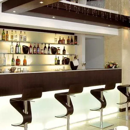 Petit Palais ホテル 4*