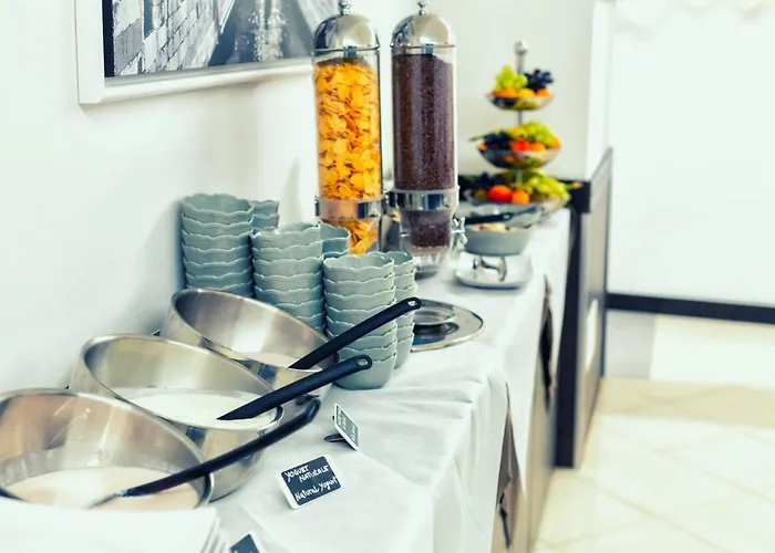 Petit Palais Hotel 4*