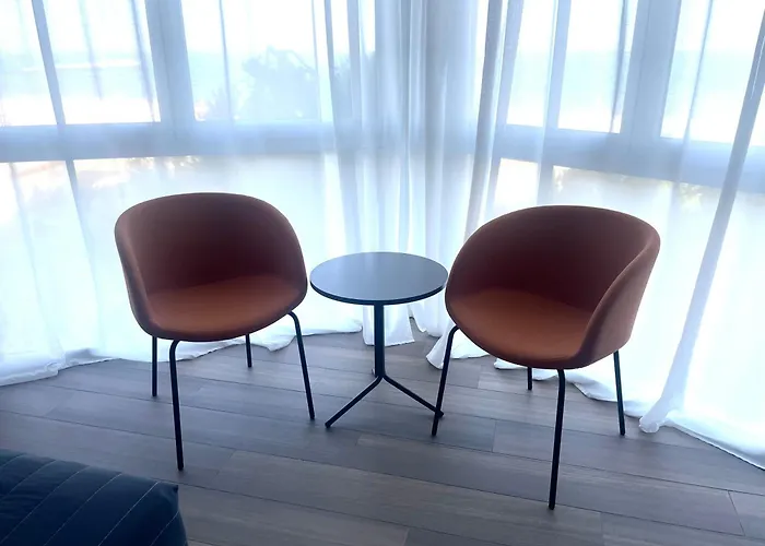 Hotel Petit Palais 4*